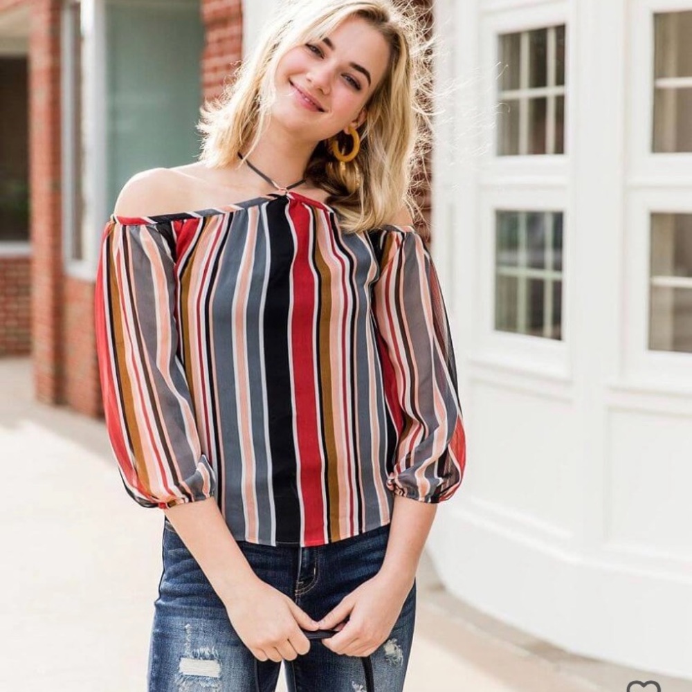 Buckle Cold Shoulder Top - Picture 2 of 7
